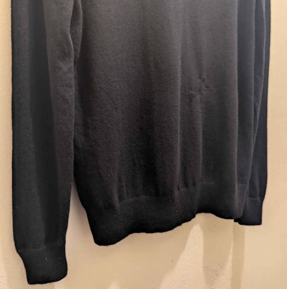 *Flawed* Everlane Men's Black V-Neck Long Sleeve 100% Cashmere Sweater- L - Picture 6 of 14